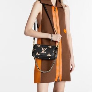 Louis Vuitton Black and Cream Louis Vuitton Multi Pochette Accessoires